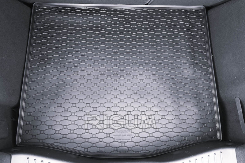 Covoraș de portbagaj din cauciuc Rigum pentru Ford Focus hatchback (2011+) cu roată de rezervă
