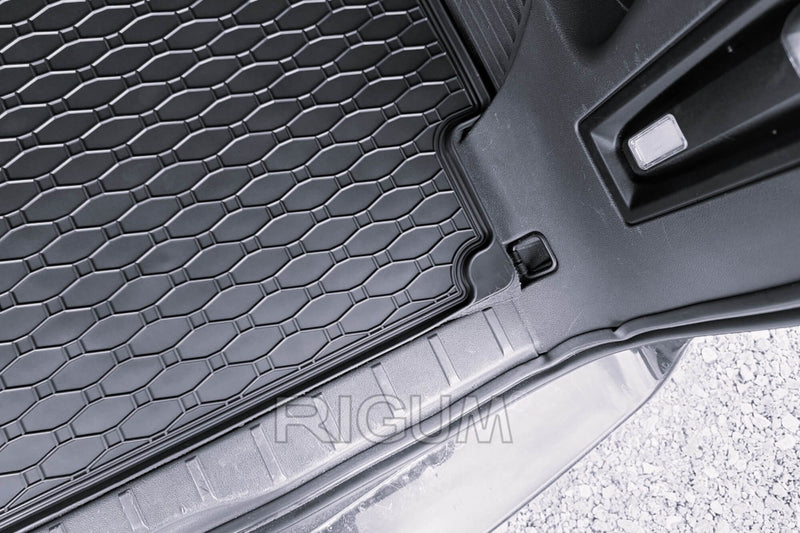 Covoraș de portbagaj din cauciuc Rigum pentru Citroen C4 Grand Picasso (2006+) și Peugeot 5008 (2010+)