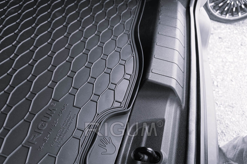 Covoraș de cauciuc Rigum pentru Jeep Avenger / Avenger Electric (2023+) potrivit pentru poziția superioară, inferioară sau fără poziție specifică a portbagajului