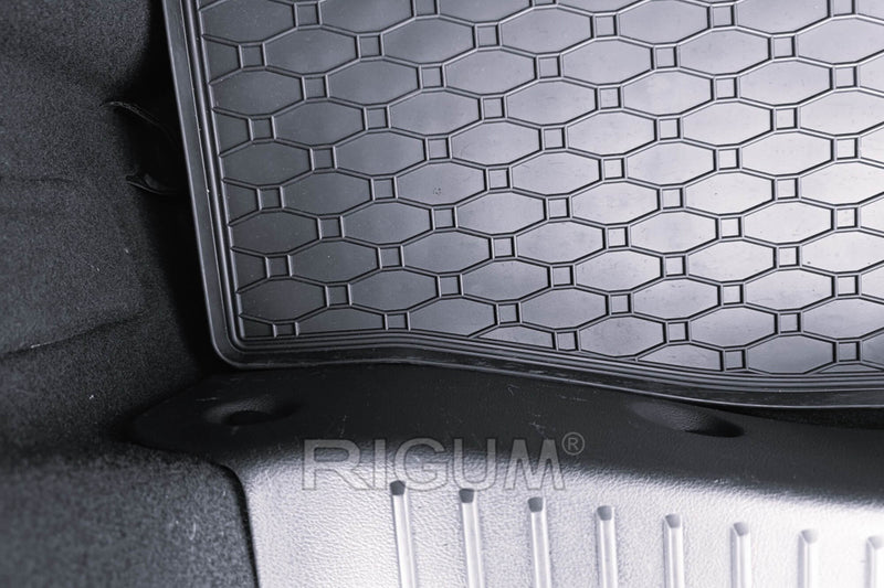 Covoraș de portbagaj din cauciuc Rigum pentru Ford Focus hatchback (2011+) cu roată de rezervă