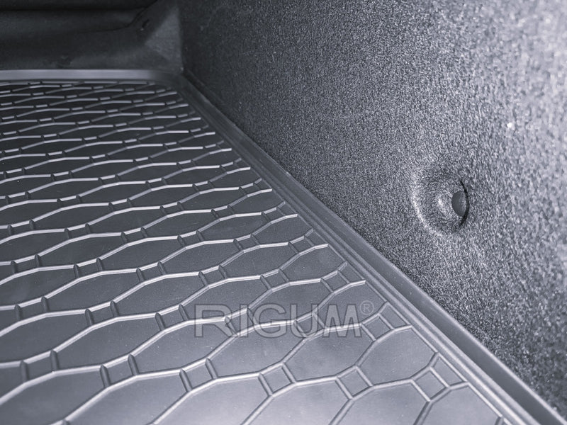 Covoraș de cauciuc Rigum pentru Dacia Duster GPL, MHeV (2024+)