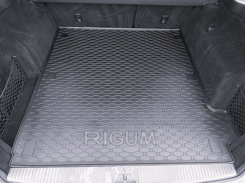 Covoraș din cauciuc Rigum pentru Mercedes E-Class W212 estate (2009+)