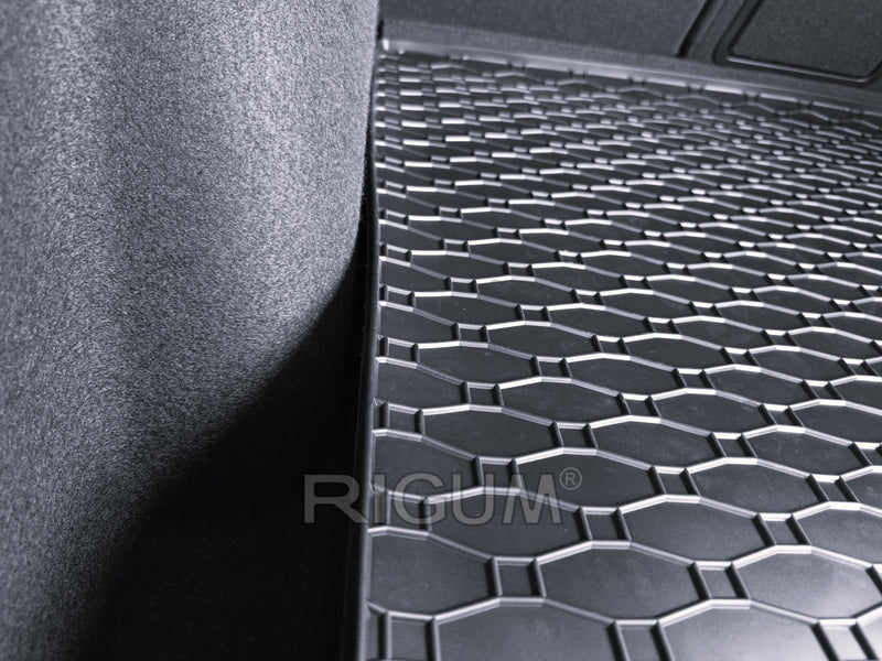 Covoraș de portbagaj din cauciuc Rigum pentru Skoda Karoq 4x4 și Seat Ateca 4x4 (2017+)