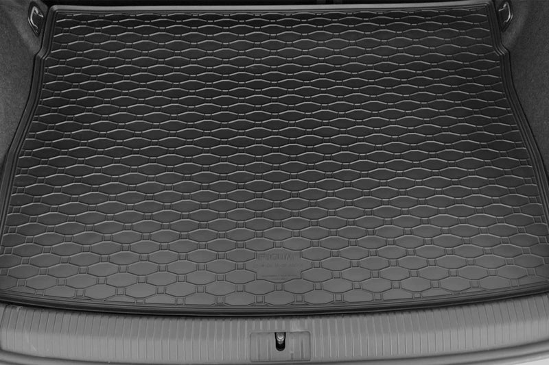 Гумена стелка за багажник RIGUM за Volkswagen Golf Sportsvan (2014–2020) – горно положение