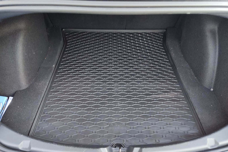 Covoraș de cauciuc Rigum pentru Tesla Model 3 (2017+)