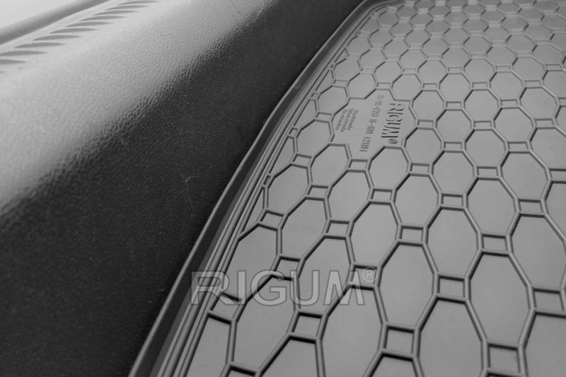 Covoraș din cauciuc Rigum pentru Mercedes E class W213 sedan (2016+)