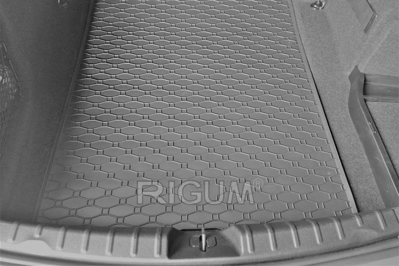 Covor de cauciuc Rigum pentru BMW seria 3 F30 sedan (2011-2018) și BMW seria 4 F32 coupe (2013-2020)