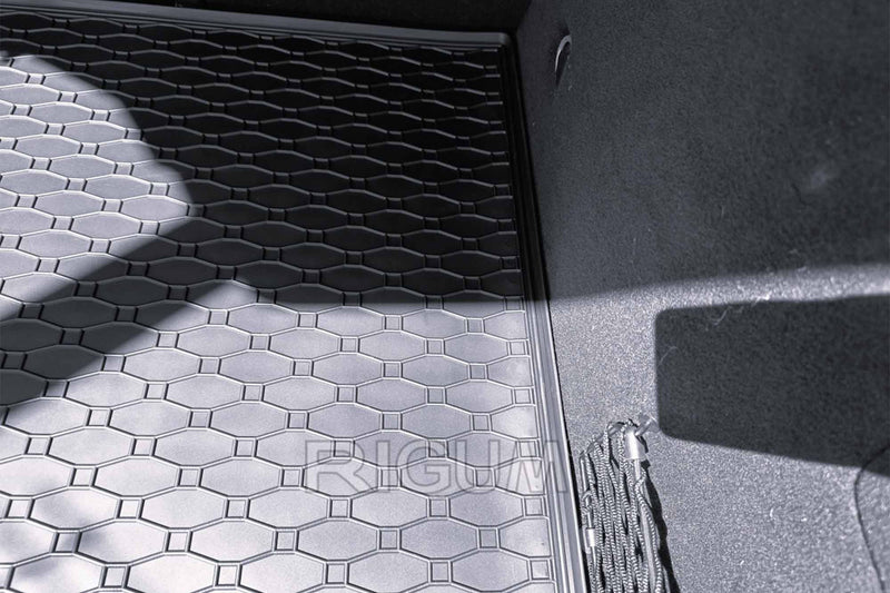 Gumena stelka per boot Rigum per Mercedes GLA X156 (2014+) and GLA H247 (2020+) mining position