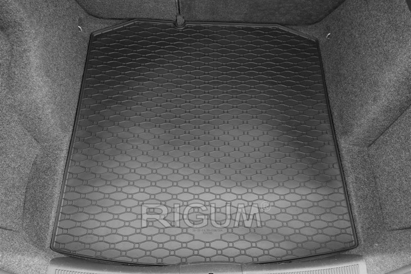 Covoraș de cauciuc Rigum pentru Skoda Fabia sedan/combi (1999-2007)