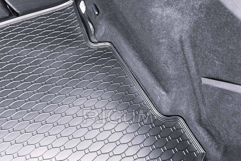 Covoraș de portbagaj din cauciuc Rigum pentru Ford Mondeo sedan (2007+) cu roată de rezervă mică