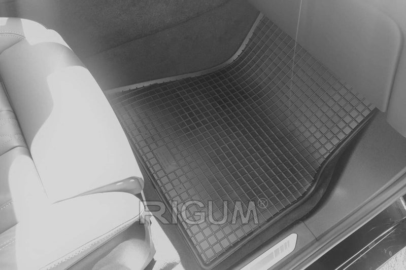 Гумени стелки Rigum за BMW X7 G07 (2018+), 4 части, черни