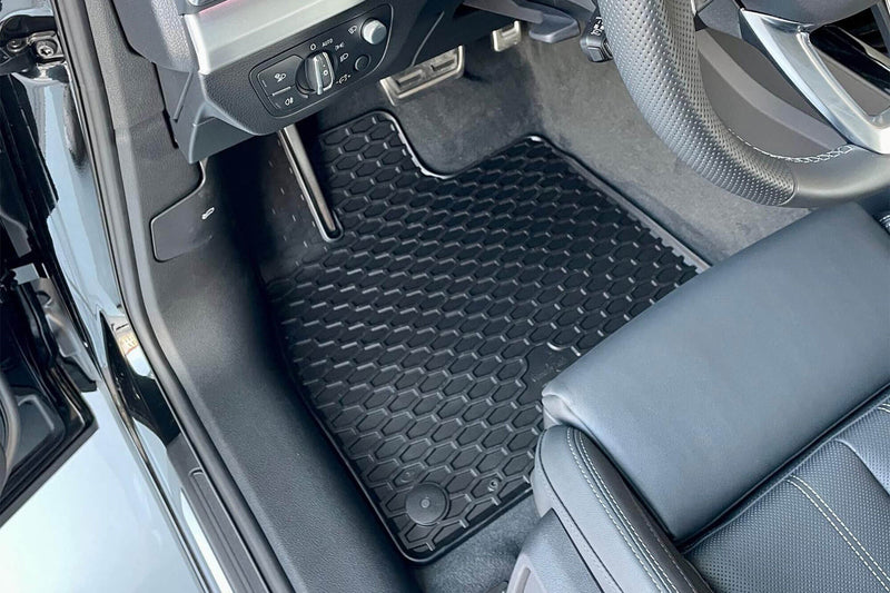 Гумени стелки Gumarny Zubri за Audi Q5 Hybrid (2017+), 4 части, черни