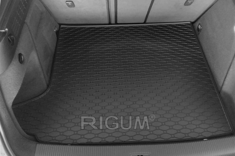 Covoraș de portbagaj din cauciuc Rigum pentru Audi Q3 (2011-2018) cu anvelopă de rezervă mică