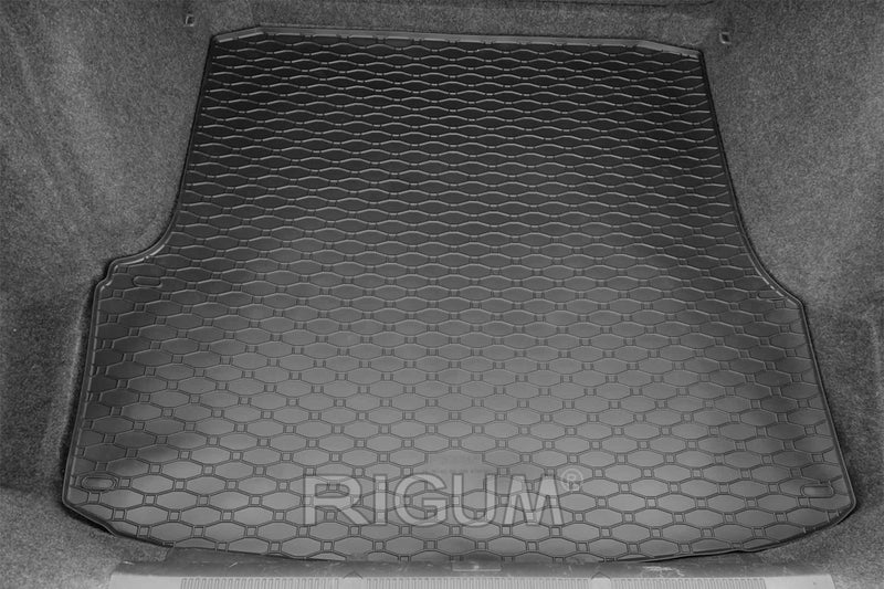 Covoraș de cauciuc Rigum pentru Skoda Octavia sedan (2004-2012)