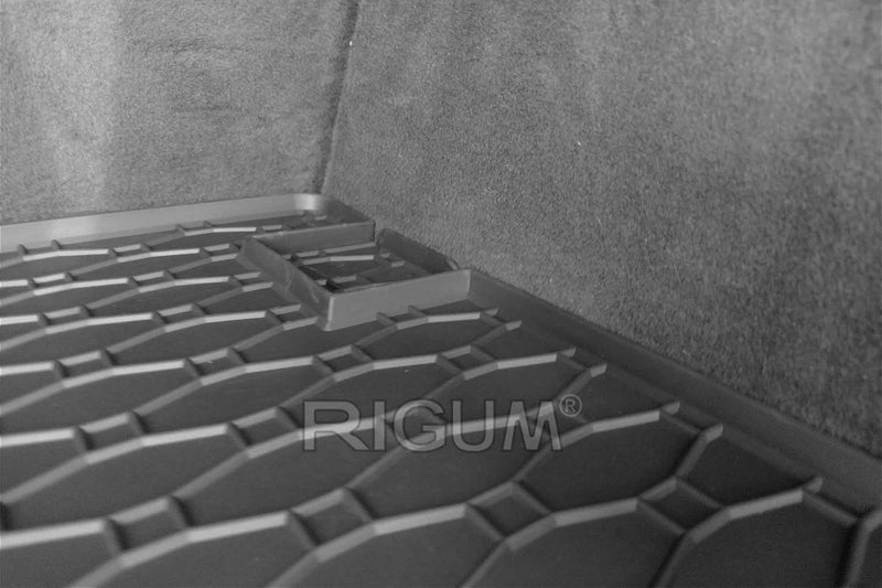 Covor de cauciuc Rigum pentru Audi A4 Avant (2001-2004) / Seat Exeo estate (2009-2013)