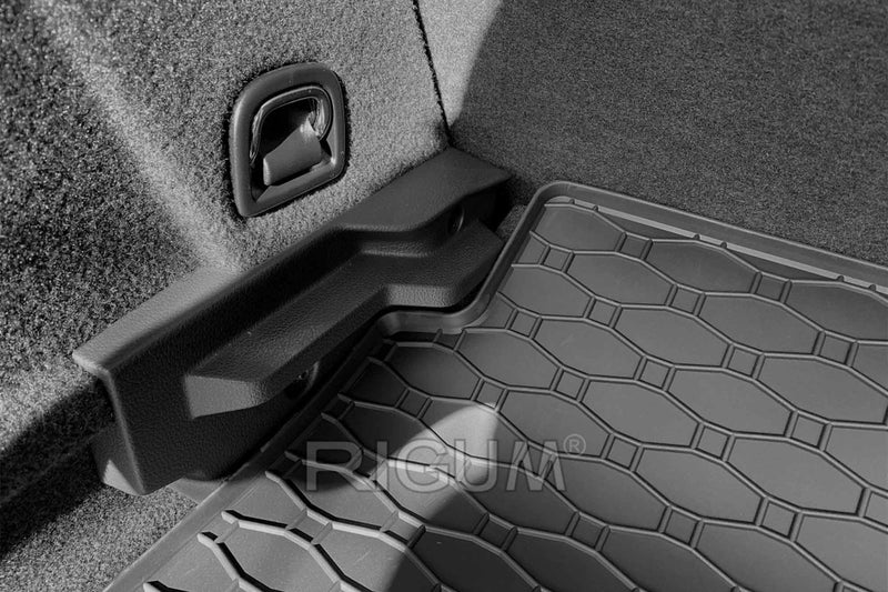 Гумена стелка за багажник Rigum за VW Golf 7 хечбек (2012–2019) – долно положение