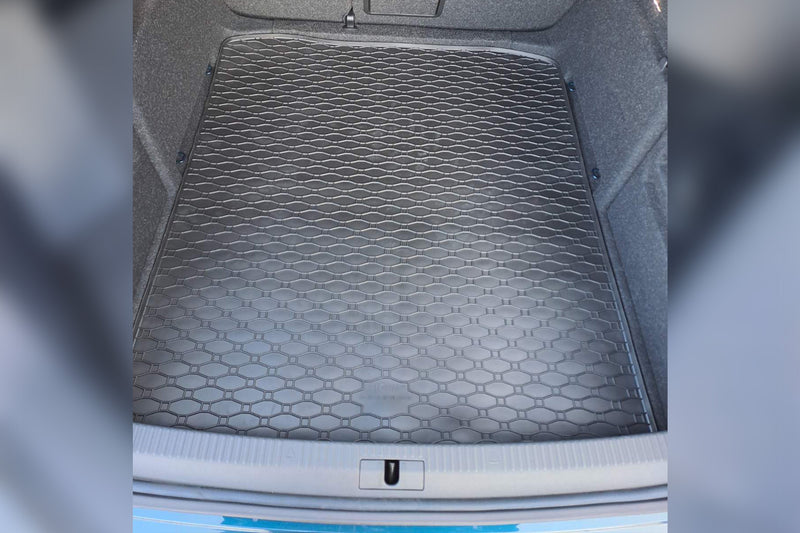 Covoraș din cauciuc Rigum pentru Skoda Superb Liftback (2015+)