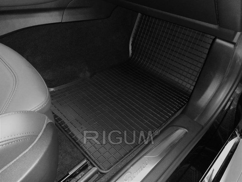 Gumeni stelki Rigum pentru Alfa Romeo Giulia 4x4 (2016+) Automat
