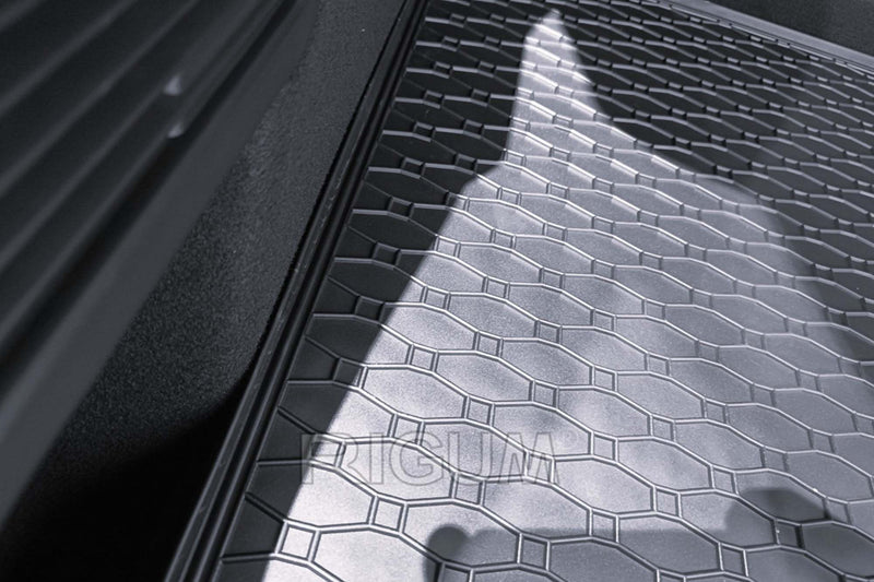 Covoraș de portbagaj din cauciuc Rigum pentru Ford Focus hatchback (2018+) cu roată de rezervă