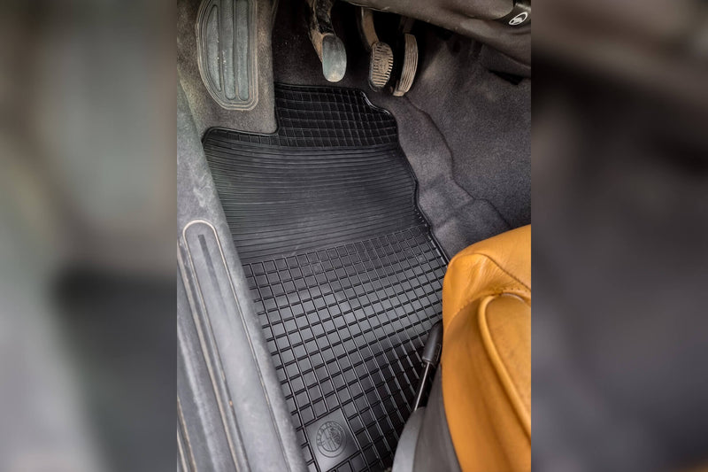 Covorașe din cauciuc Gumarny Zubri pentru Alfa Romeo 147 (2000-2010)