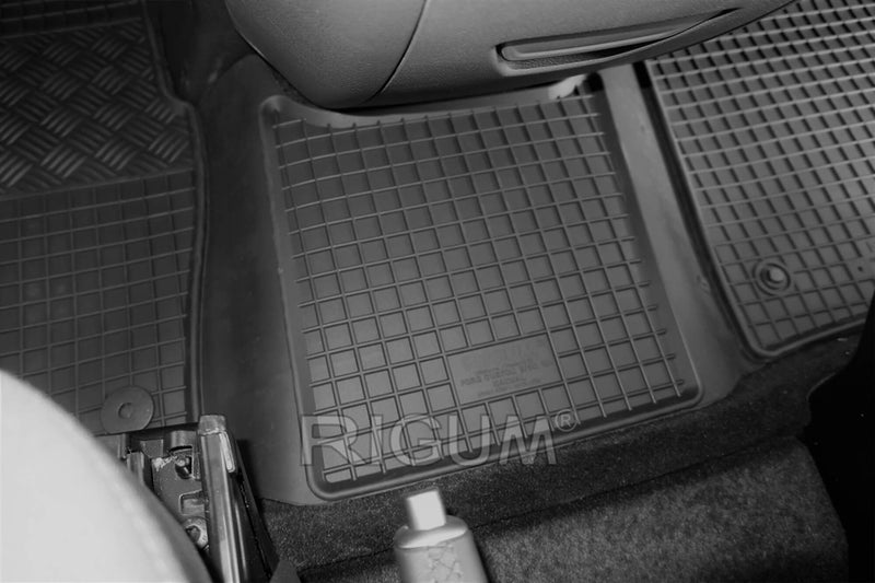 Covorașe din cauciuc Rigum pentru Ford Tourneo Custom (2018+) 2 sau 3 locuri, transmisie manuală - 3 bucăți