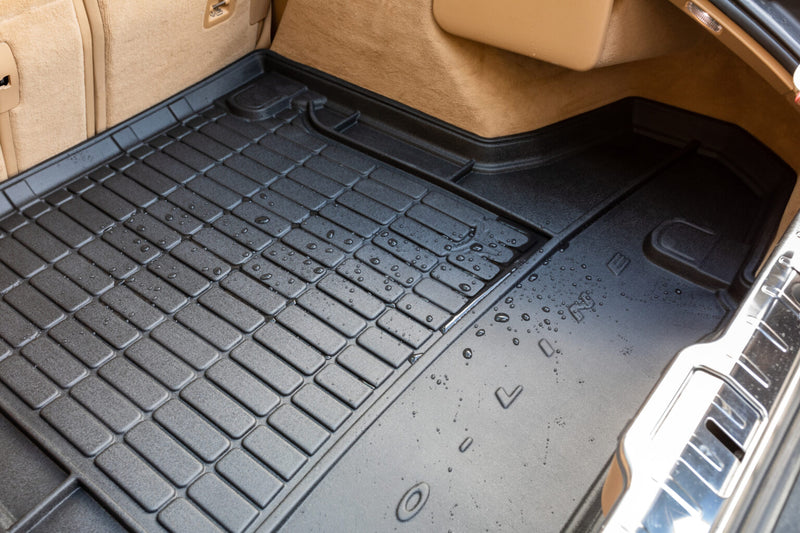 Covoraș de cauciuc Frogum Pro-Line pentru Audi A1 hatchback (2010-2018) / A1 Sportback (2012-2018)