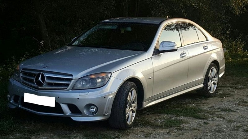 Предна броня за Mercedes C-Class W204 (2007-2012) с дизайн C63 и отвори за парктроник - Avtozona