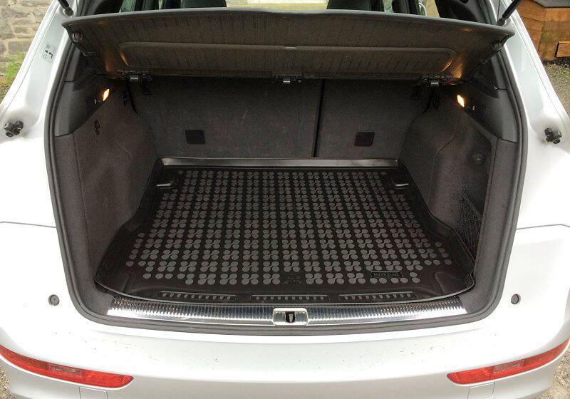 Гумена стелка за багажник за Volkswagen Tiguan (2007 - 2015) 5 seats with a regular spare tire - Rezaw Plast - Avtozona